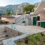 Rustic Nina - Dalmatian Stone Mansion *