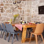 Rustic Nina - Dalmatian Stone Mansion فيلة