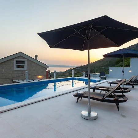 Rustic Nina - Dalmatian Stone Mansion Villa *