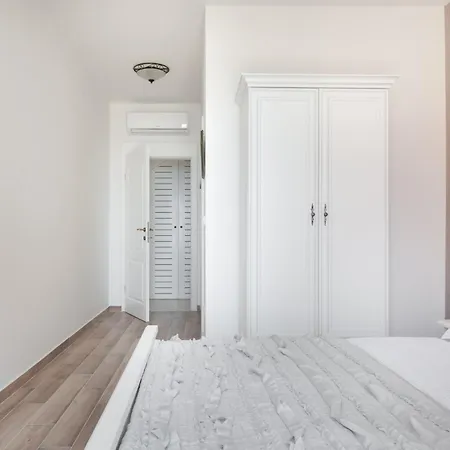 Rustic Nina - Dalmatian Stone Mansion * Tucepi