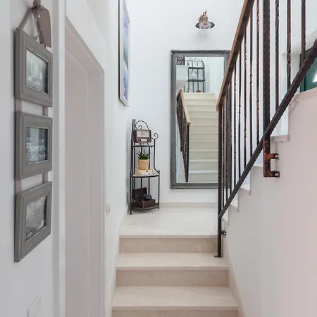 Villa Rustic Nina - Dalmatian Stone Mansion Tucepi