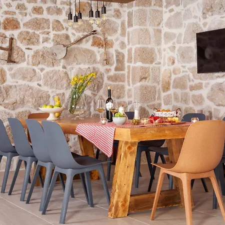 Rustic Nina - Dalmatian Stone Mansion Villa