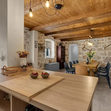 Rustic Nina - Dalmatian Stone Mansion Villa Tučepi