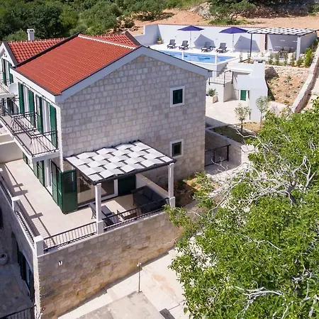 Rustic Nina - Dalmatian Stone Mansion Villa