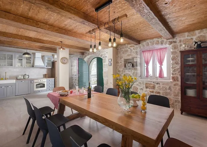 Rustic Nina - Dalmatian Stone Mansion Villa Tučepi